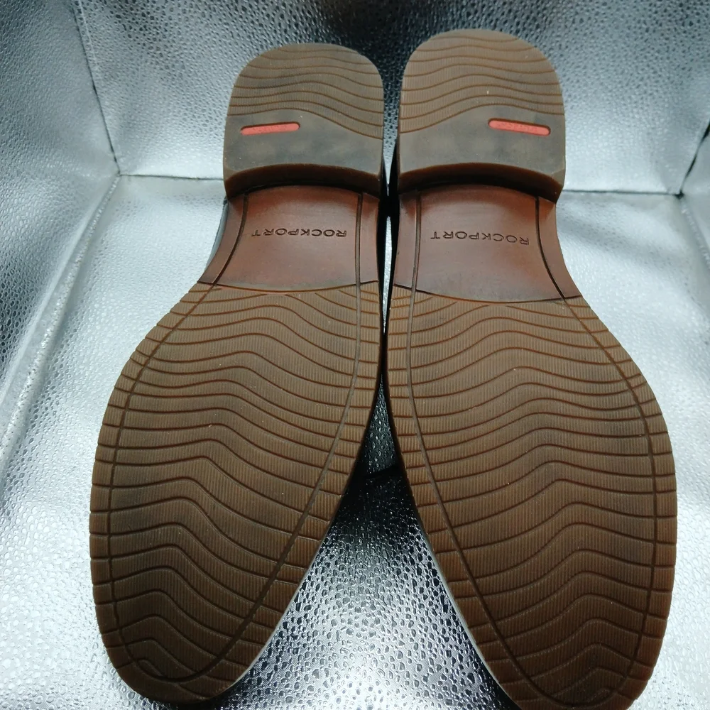 Rockport sleek black